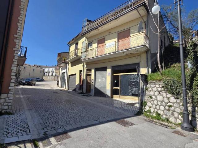 Casa indipendente in vendita a Montemarano AV