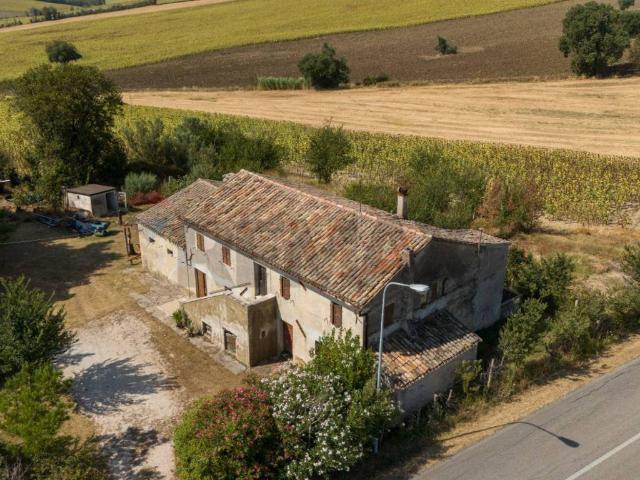 Casa indipendente in vendita a Montemarciano AN