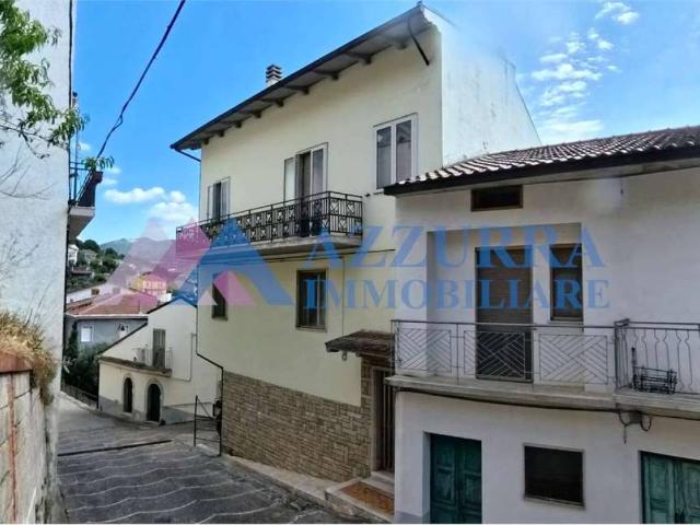 Casa indipendente in vendita a Montemitro CB