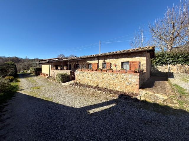 CASA INDIPENDENTE in VENDITA a MONTERIGGIONI di 4 vani