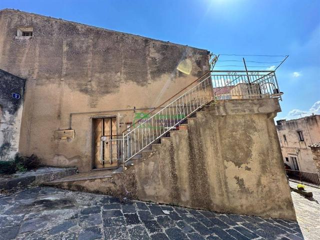 Casa indipendente in vendita a Monterosso Almo RG