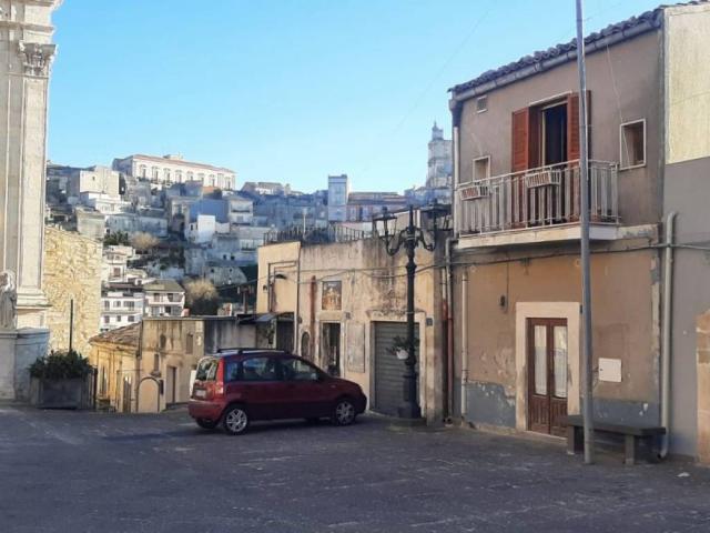 Casa indipendente in vendita a Monterosso Almo RG