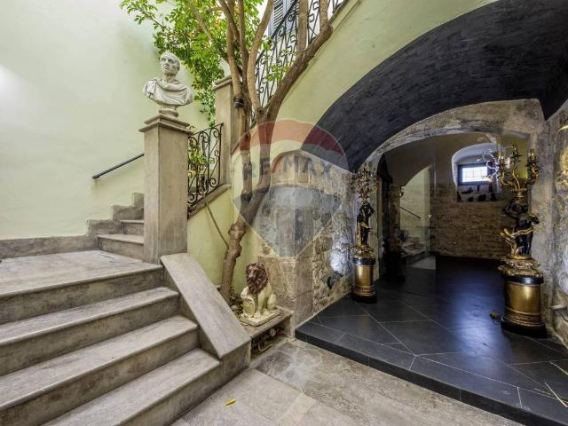 Casa indipendente in vendita a Monterosso Almo RG