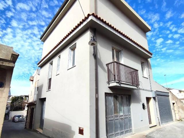 Casa indipendente in vendita a Monterosso Almo RG