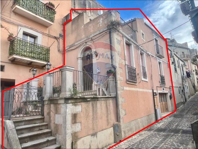 Casa indipendente in vendita a Monterosso Almo