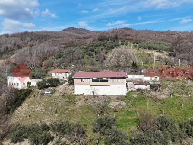 Casa indipendente in vendita a Montesarchio BN