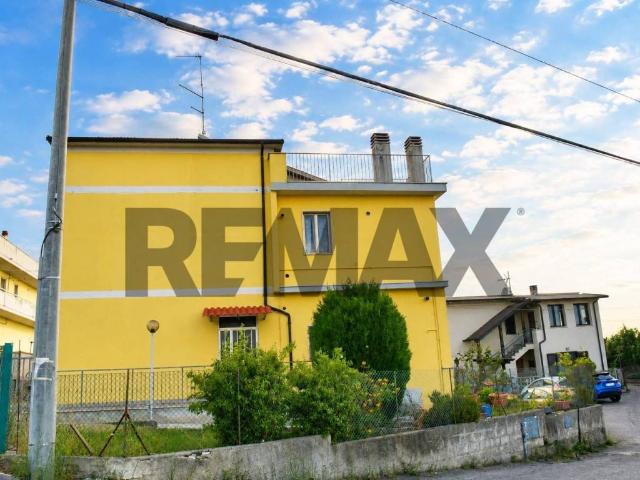 Casa indipendente in vendita a Montesilvano PE