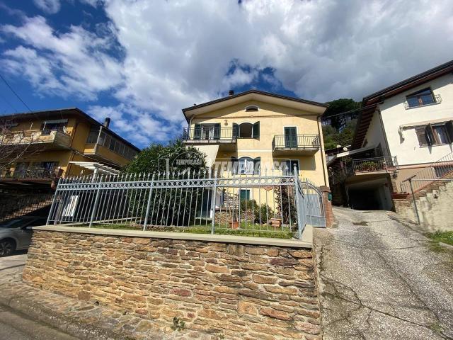 Casa indipendente in vendita a Montignoso
