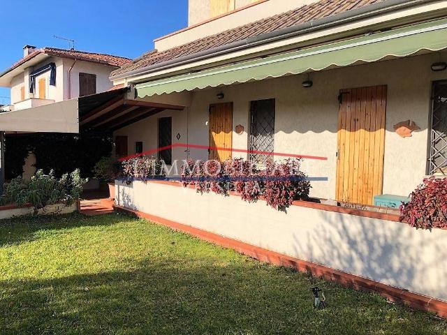 Casa indipendente in vendita a Montignoso MS