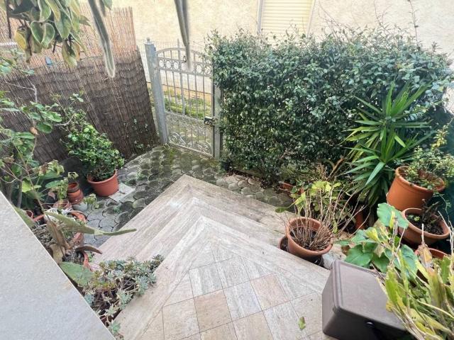 Casa indipendente in vendita a Montignoso MS