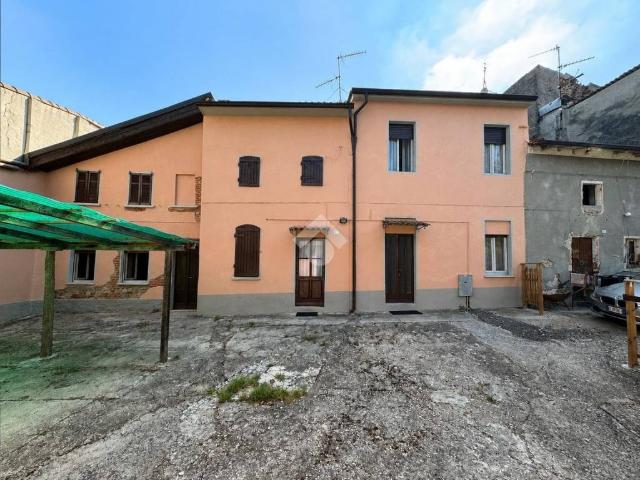 Casa indipendente in vendita a Montù Beccaria PV
