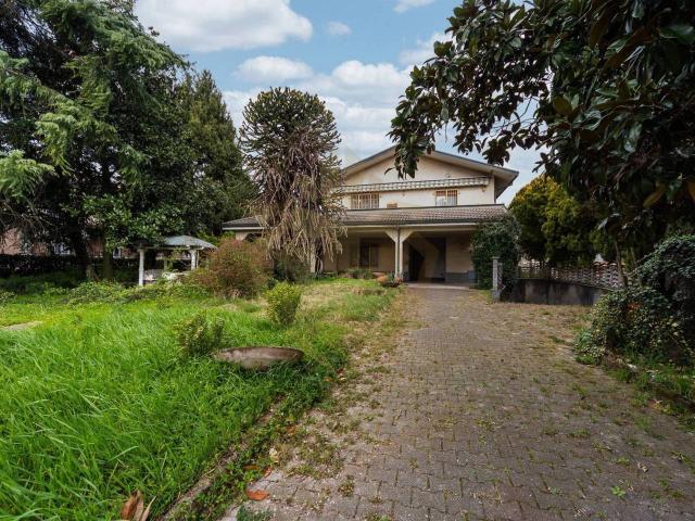 Casa indipendente in vendita a Monza
