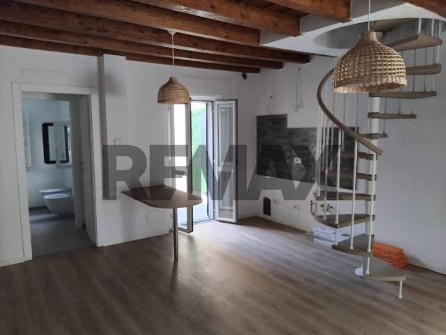 Casa indipendente in vendita a Monza MB