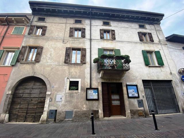 Casa indipendente in vendita a Monzambano MN