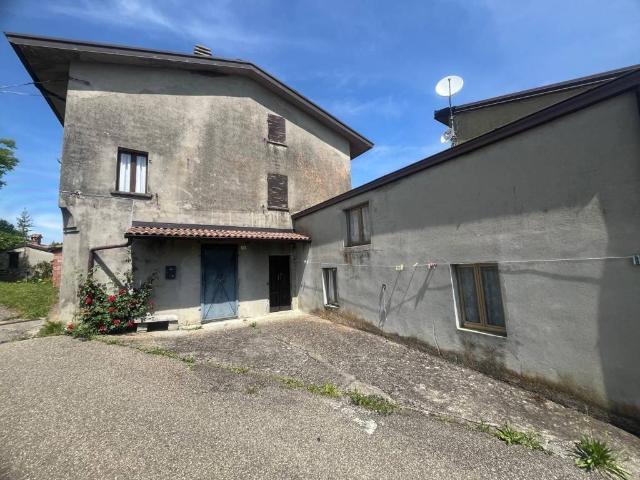 Casa indipendente in vendita a Morfasso PC