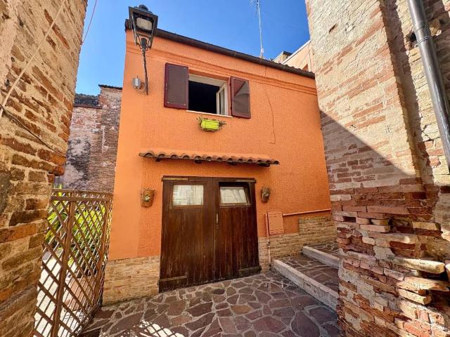 Casa indipendente in vendita a Mosciano Sant'Angelo TE