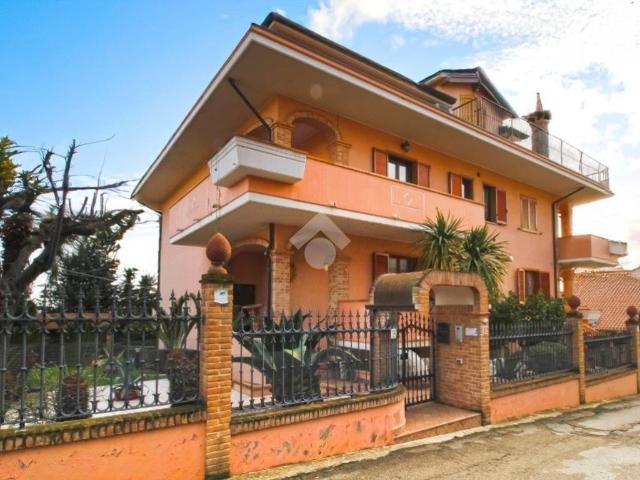 Villa in vendita a Mosciano Sant'Angelo TE