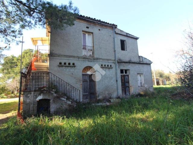 Casa indipendente in vendita a Mosciano Sant'Angelo TE