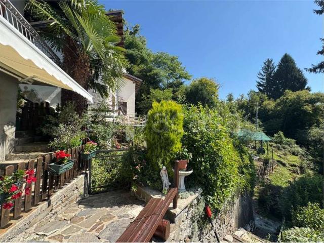 Casa indipendente in vendita a Maccagno con Pino e Veddasca