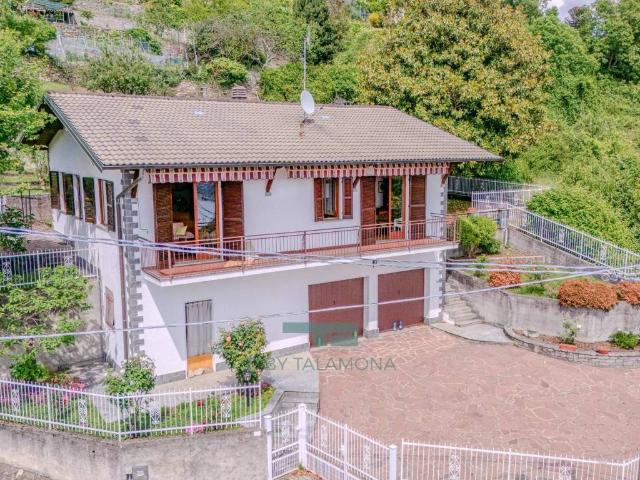 Casa indipendente in vendita a Maccagno con Pino e Veddasca VA