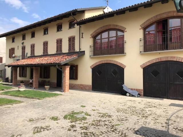 Casa indipendente in vendita a Magliano Alfieri CN