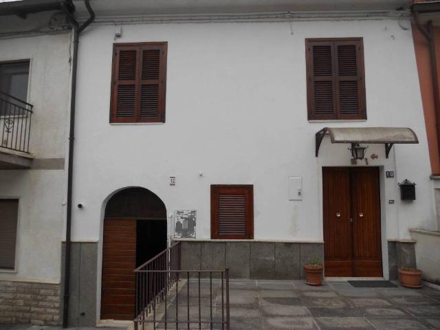 Casa indipendente in vendita a Magliano de' Marsi AQ
