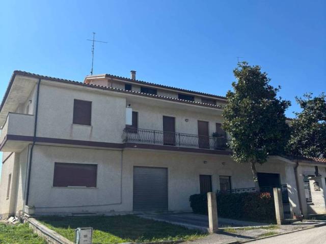 Casa indipendente in vendita a Magliano di Tenna FM