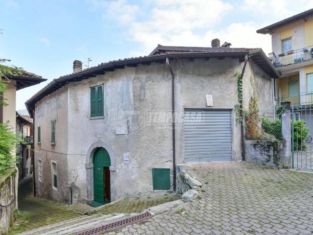 Casa indipendente in vendita a Magreglio CO