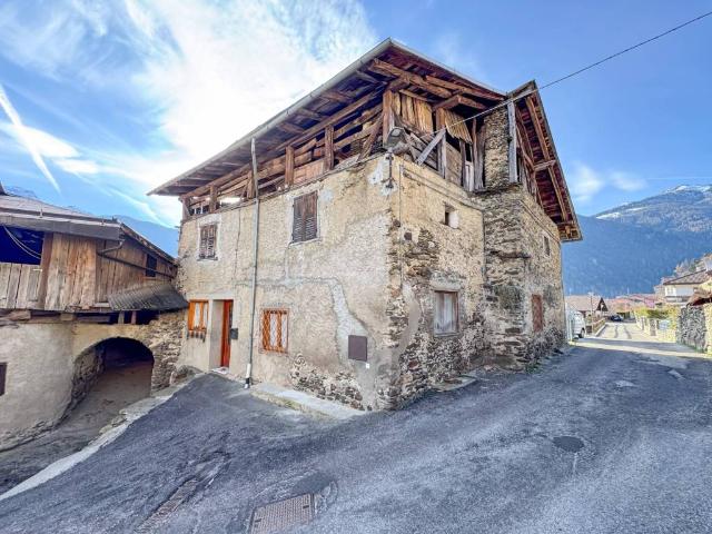Casa indipendente in vendita a Malè TN