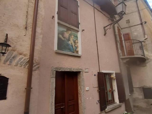 Casa indipendente in vendita a Malesco VB