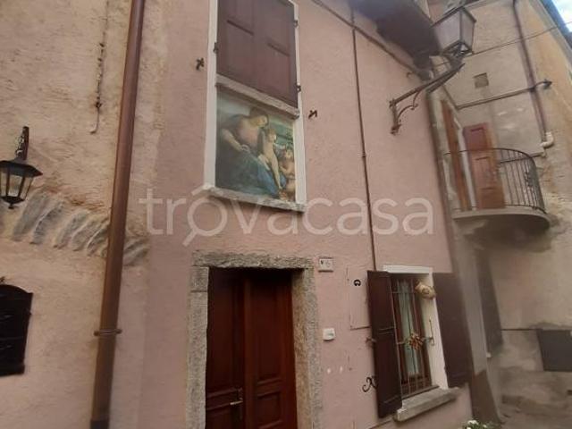 Casa indipendente in vendita a Malesco via Teatro, 6