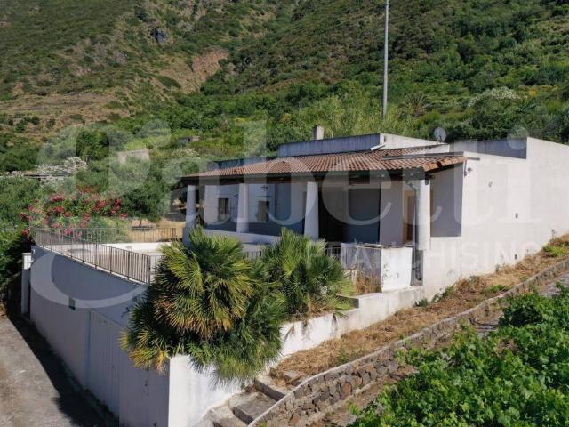 Casa indipendente in vendita a Malfa ME