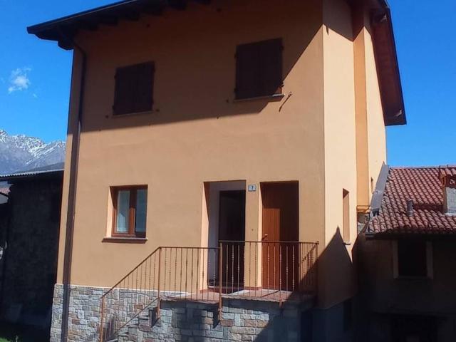 Casa indipendente in vendita a Malonno BS