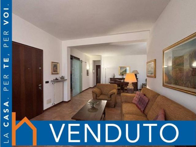 Casa indipendente in vendita a Malnate via Giuseppe Garibaldi, 7