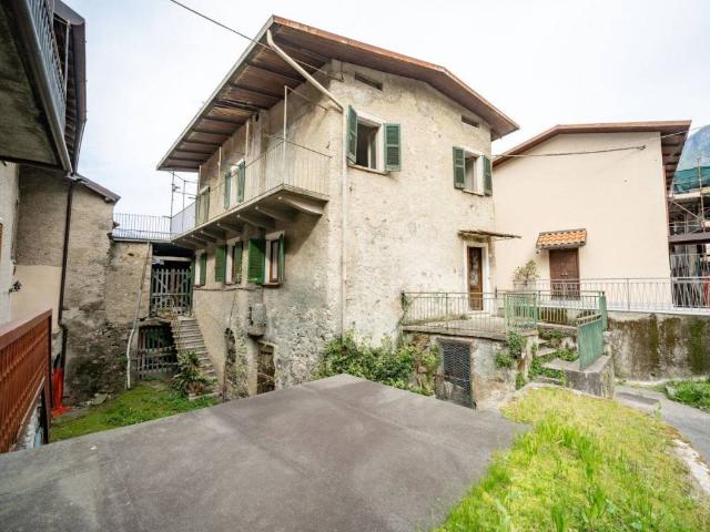 Casa indipendente in vendita a Mandello del Lario LC