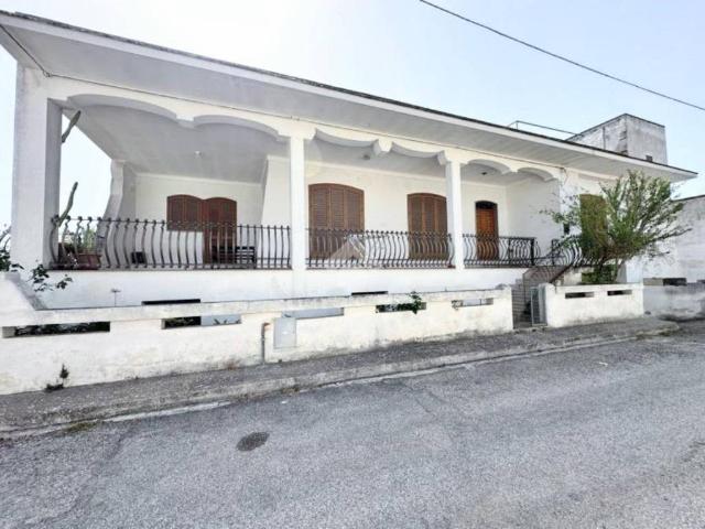Casa indipendente in vendita a Manduria via c. Levi, 21