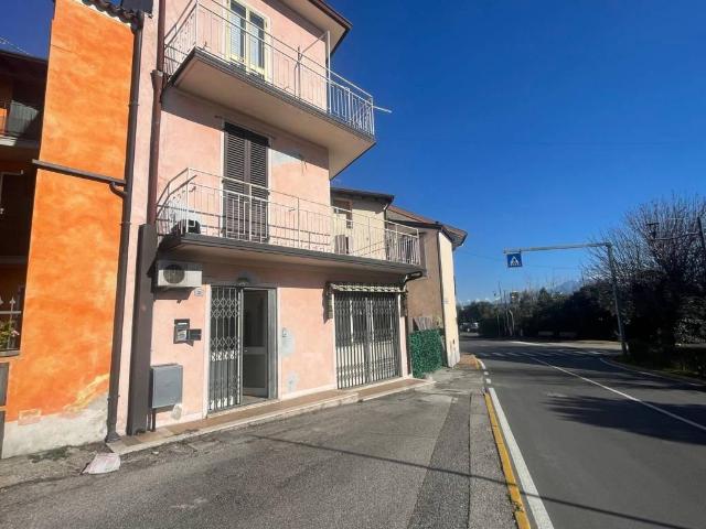 Casa indipendente in vendita a Manerba del Garda BS