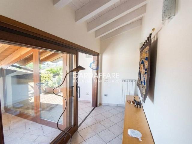 Casa indipendente in vendita a Manerba del Garda BS