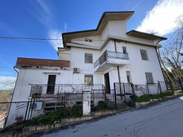 Casa indipendente in vendita a Manoppello via San d'Acquisto, 12