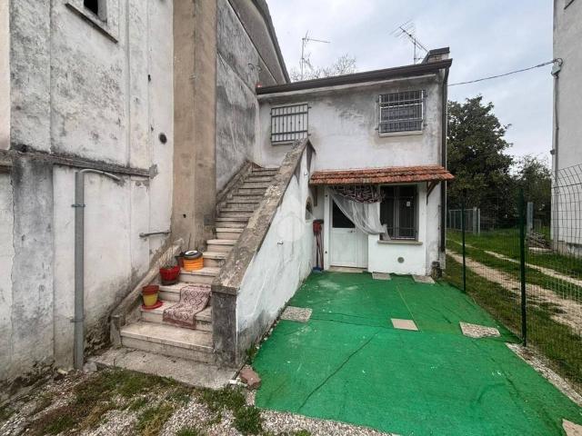 Casa indipendente in vendita a Mantova