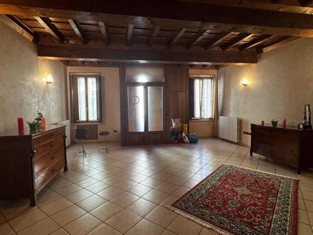 Casa indipendente in vendita a Mantova MN