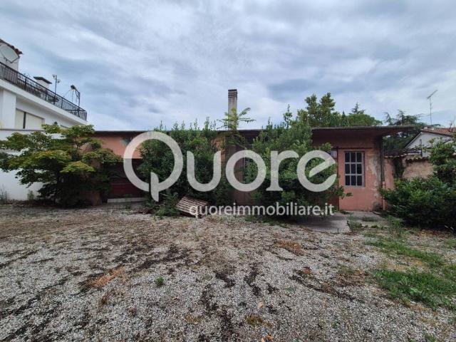 Casa indipendente in vendita a Manzano UD