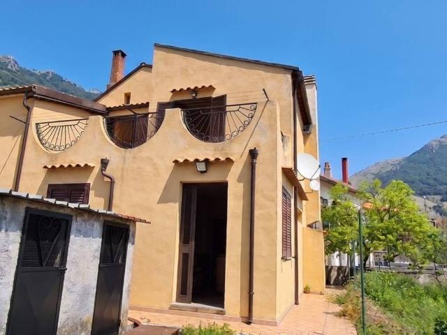 Casa indipendente in vendita a Maratea PZ