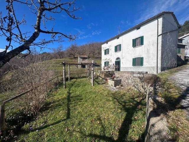 Casa indipendente in vendita a Marliana PT