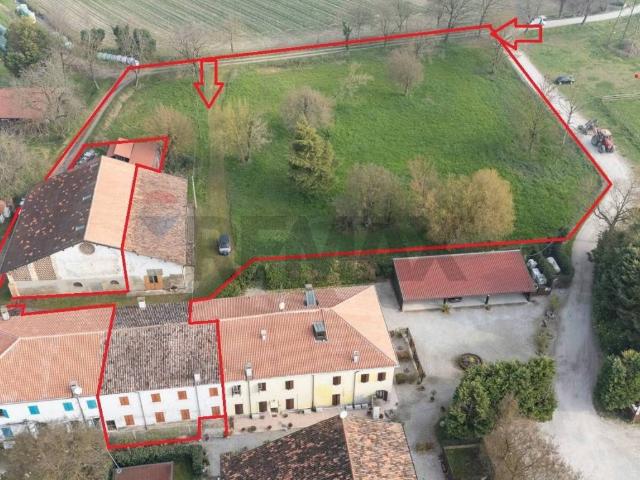 Casa indipendente in vendita a Marmirolo MN