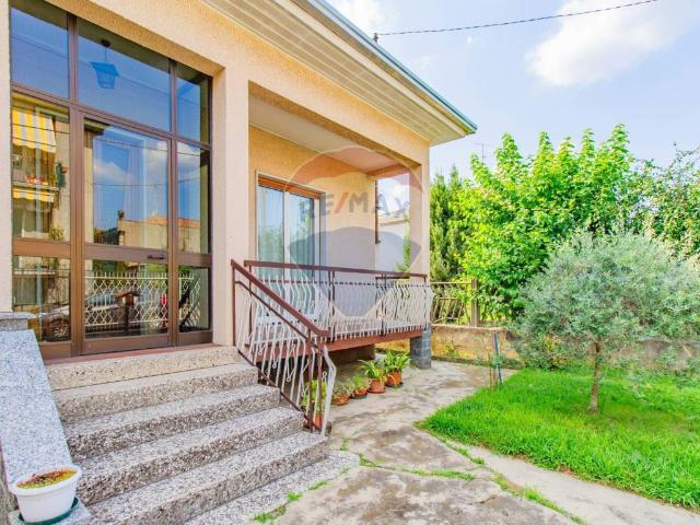 Casa indipendente in vendita a Marnate VA