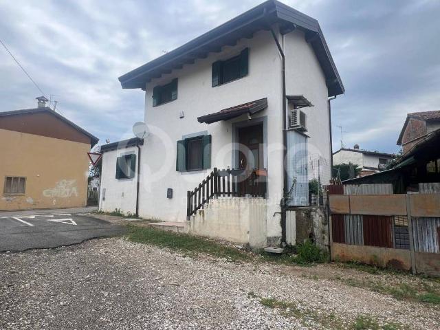 Casa indipendente in vendita a Martignacco vicolo Linda, 1, Nogaredo Di Prato