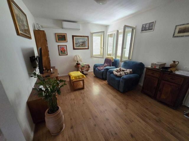 Casa indipendente in vendita a Massa