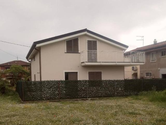 Casa indipendente in vendita a Massa