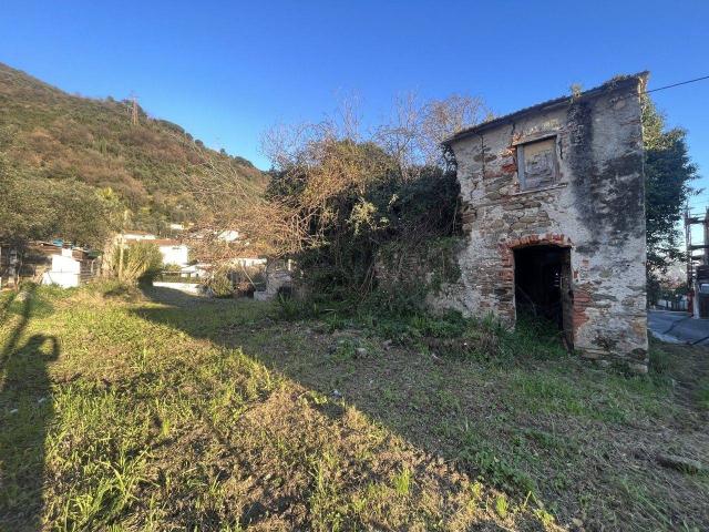 Casa indipendente in vendita a Massa